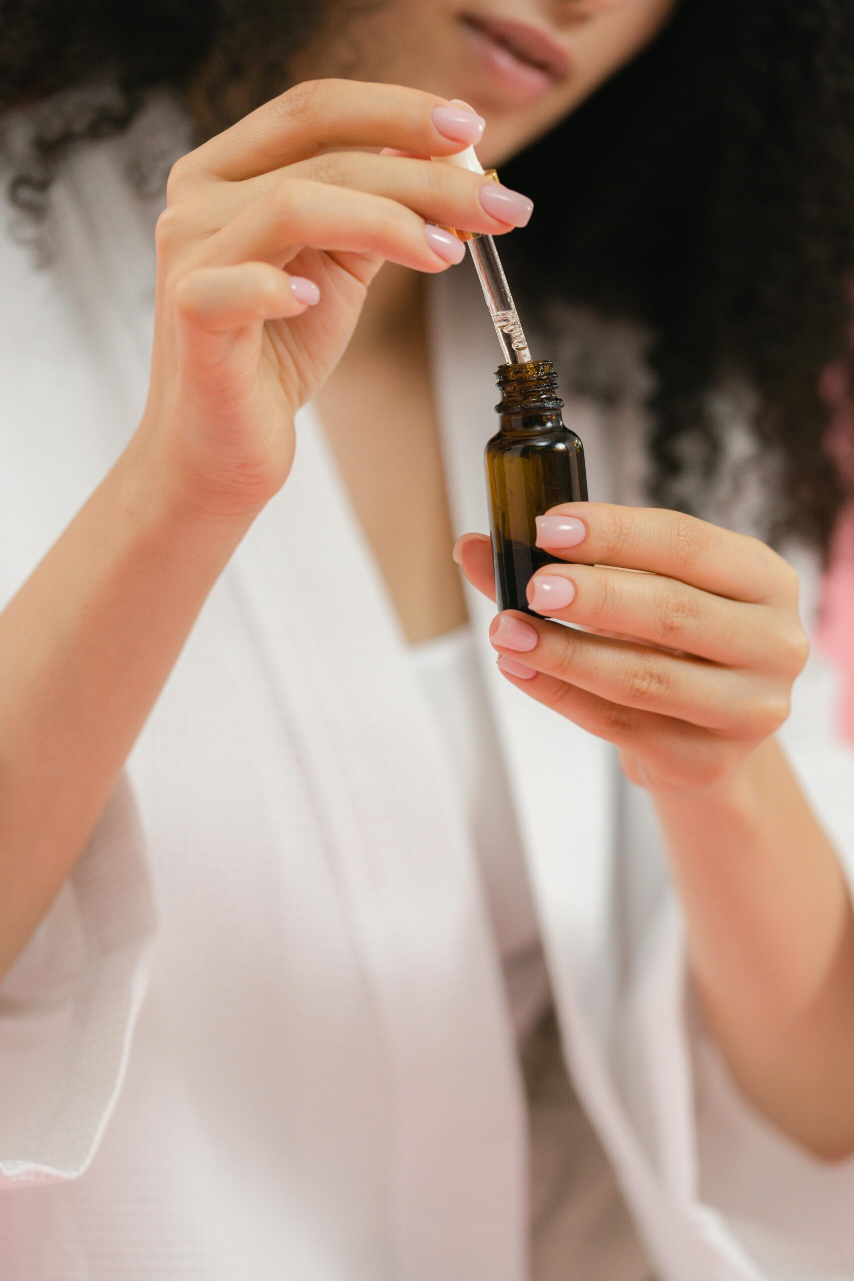A professional-grade, leave-in serum designed to reduce hair fall and strengthen roots. Enriched with Aminexil and Omega-6 complex, this 6-week treatment revives scalp health and boosts hair density.