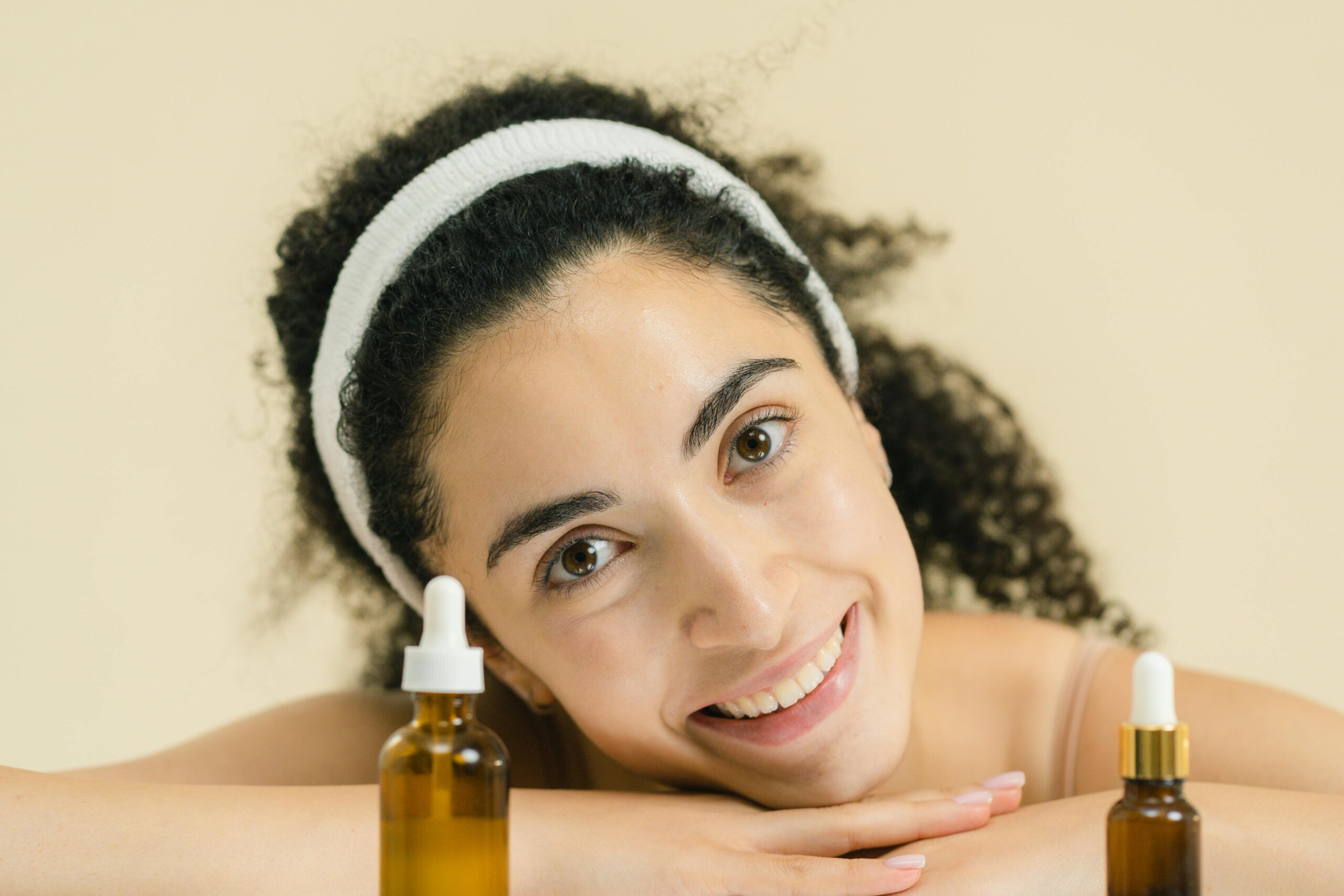 The Cos-IQ 23% Vitamin C Face Serum is a dermatologist-recommended product designed to help you achieve a brighter, more radiant complexion.