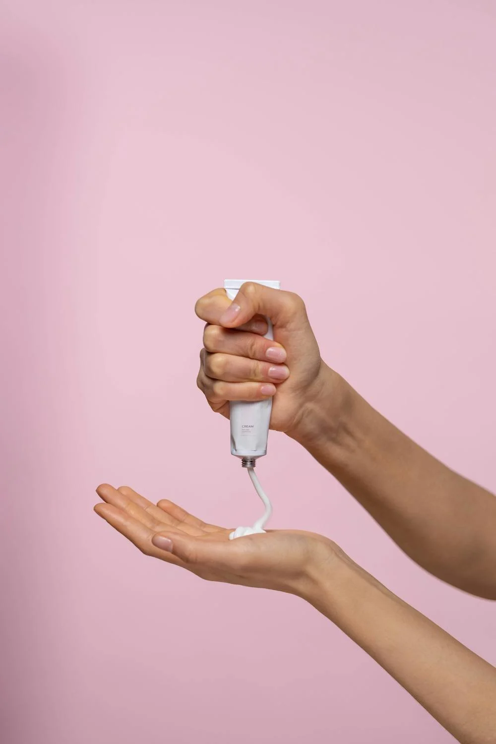 Deconstruct Face Gel Sunscreen SPF 50+ PA+++ - Gel-based broad spectrum sunscreen with no white cast, suitable for oily, combination, and normal skin.